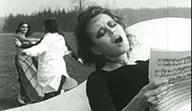 Gerhild Didusch dans une scène du film UN MUR BLANC